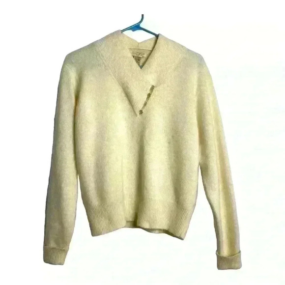 Yarnworks vintage winter white 80’s Wool Angora Blend SOFT v-neck Sweater SZ-M - Picture 1 of 6